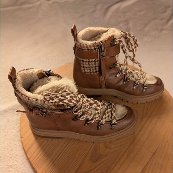 Circus by Sam Edelman Fuzzy Hiking Boots Size 8 - Picture 3 of 12